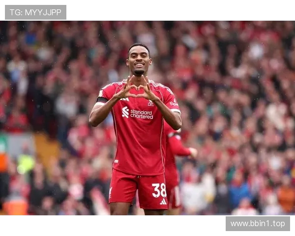 休赛期仍坚持训练 萨拉赫健身房自拍照展现强大毅力